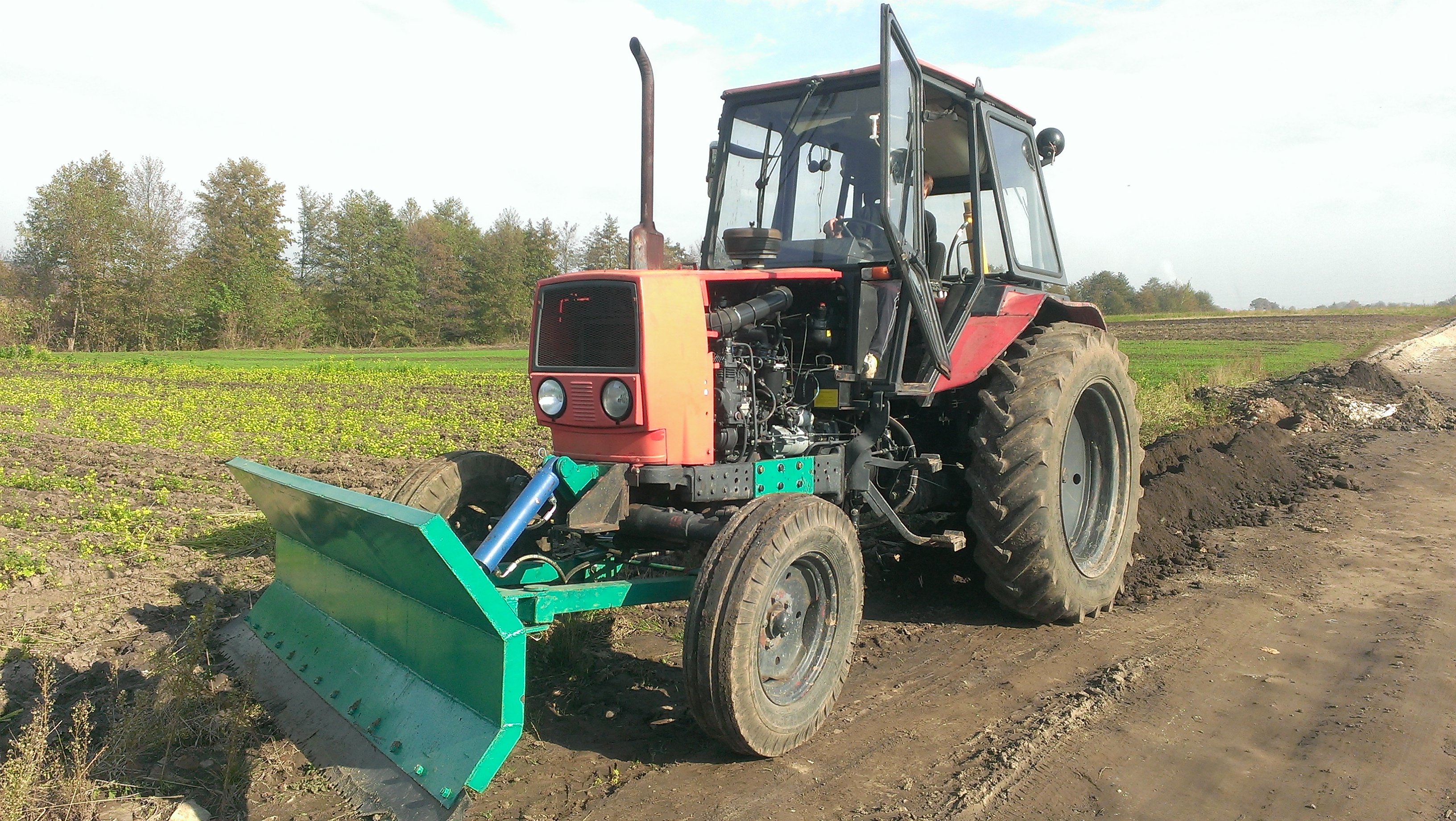 Надаємо послуги траншеєкопача та снігоочисника м. Рівне