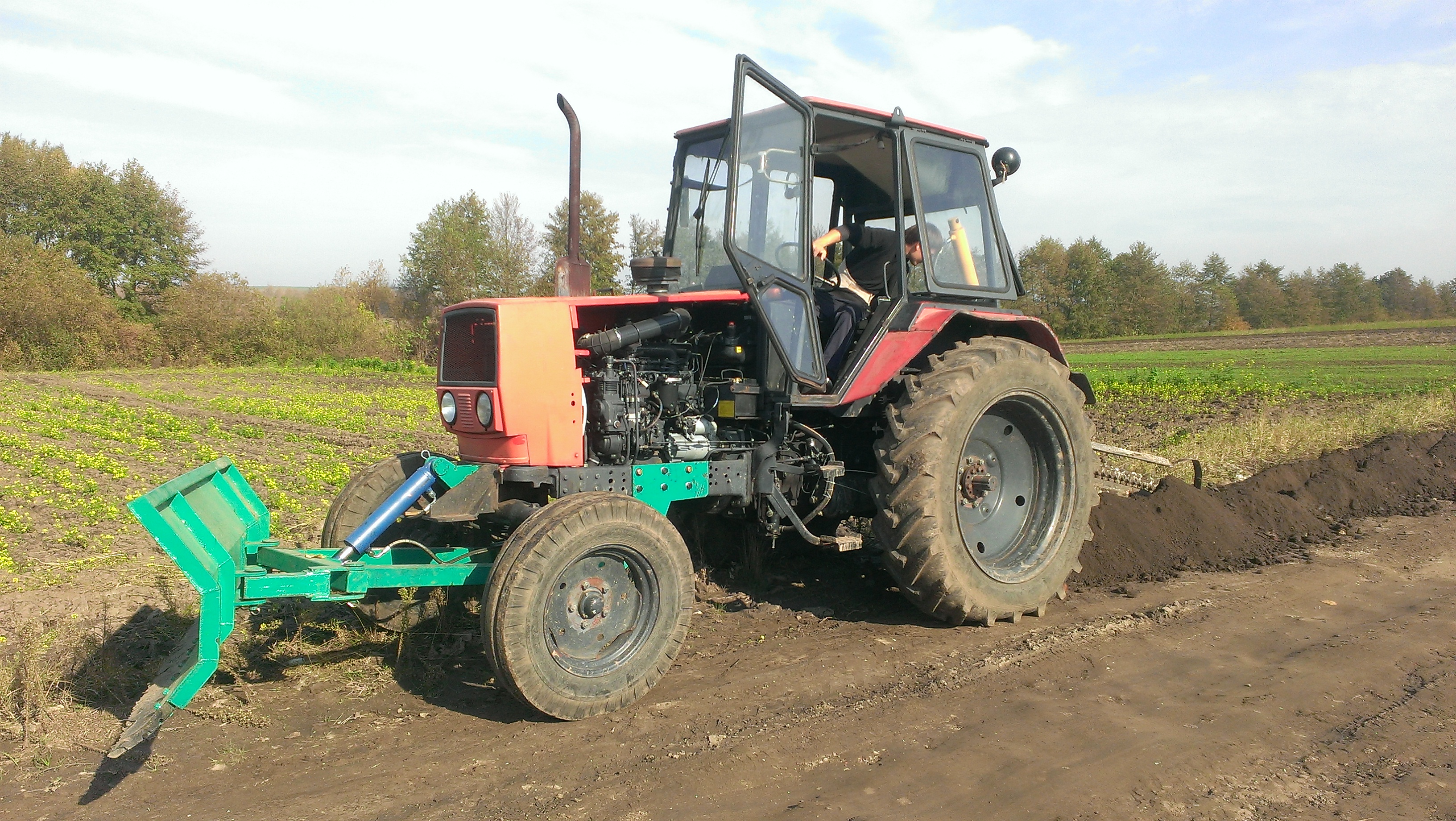 Надаємо послуги траншеєкопача та снігоочисника м. Рівне