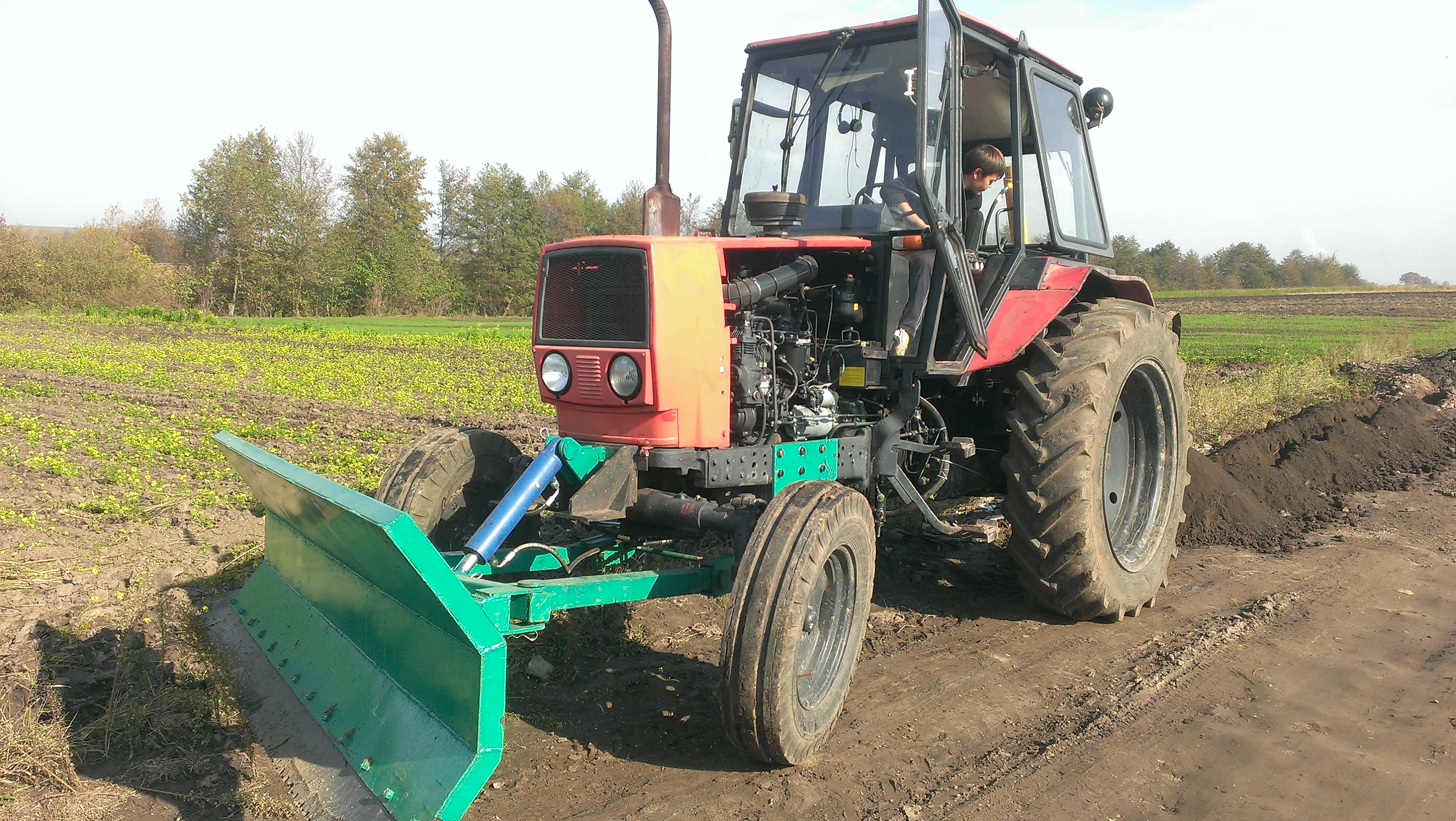 Надаємо послуги траншеєкопача та снігоочисника м. Рівне