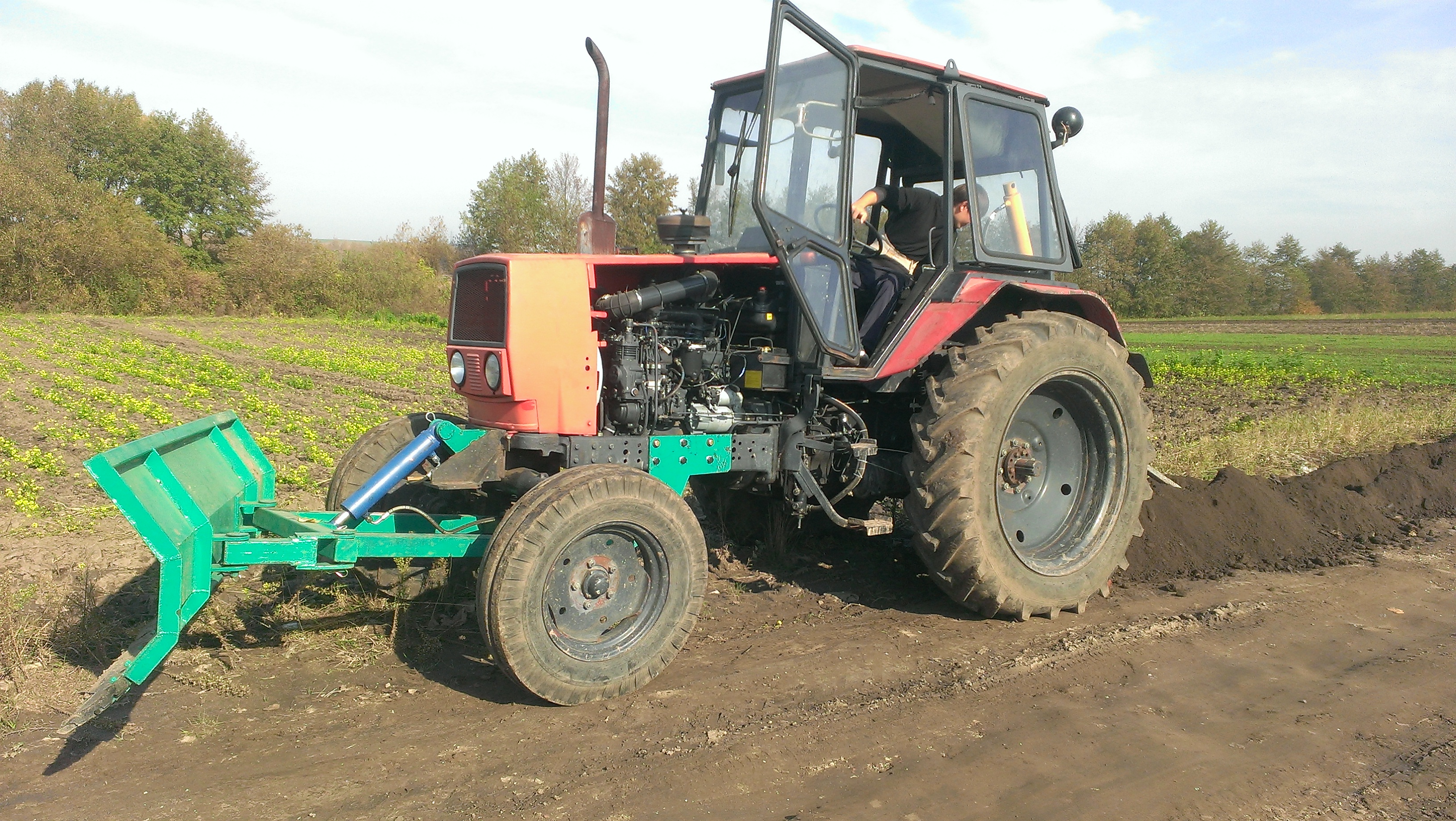 Надаємо послуги траншеєкопача та снігоочисника м. Рівне