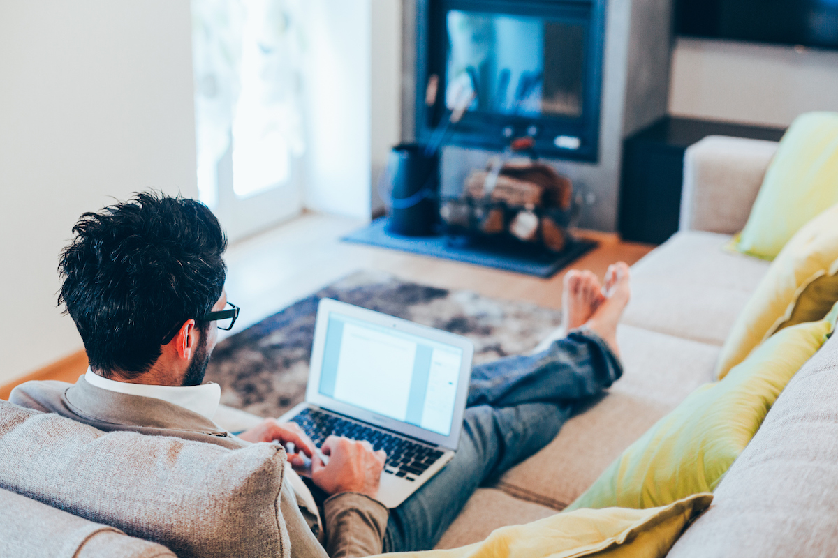 працювати через радіо інтернет