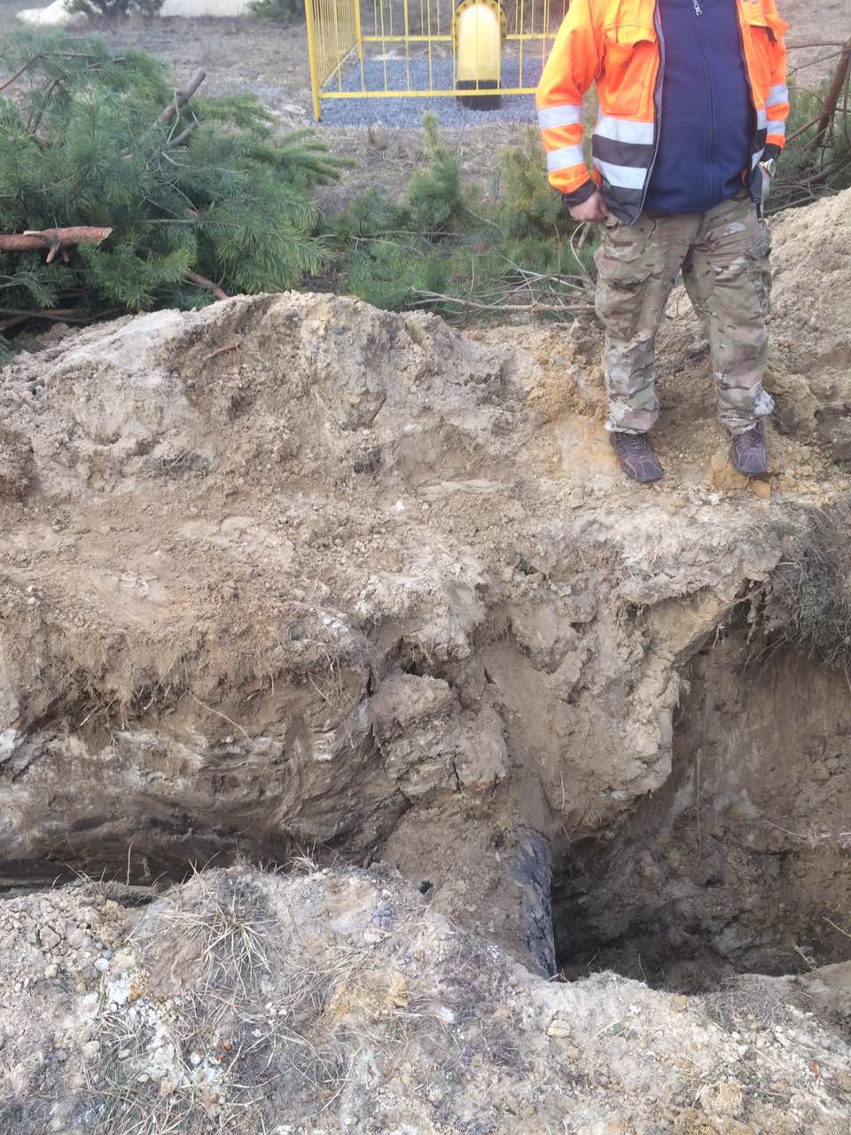 Прокладання кабеля в землі