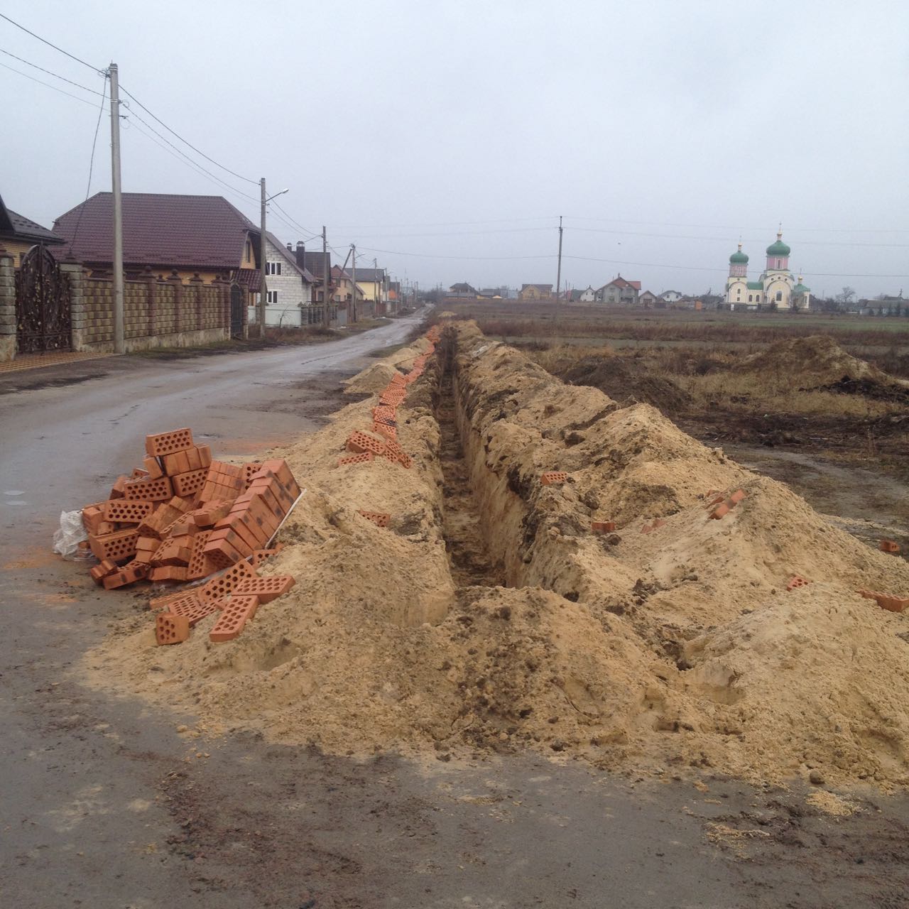 Прокладання кабеля в землі